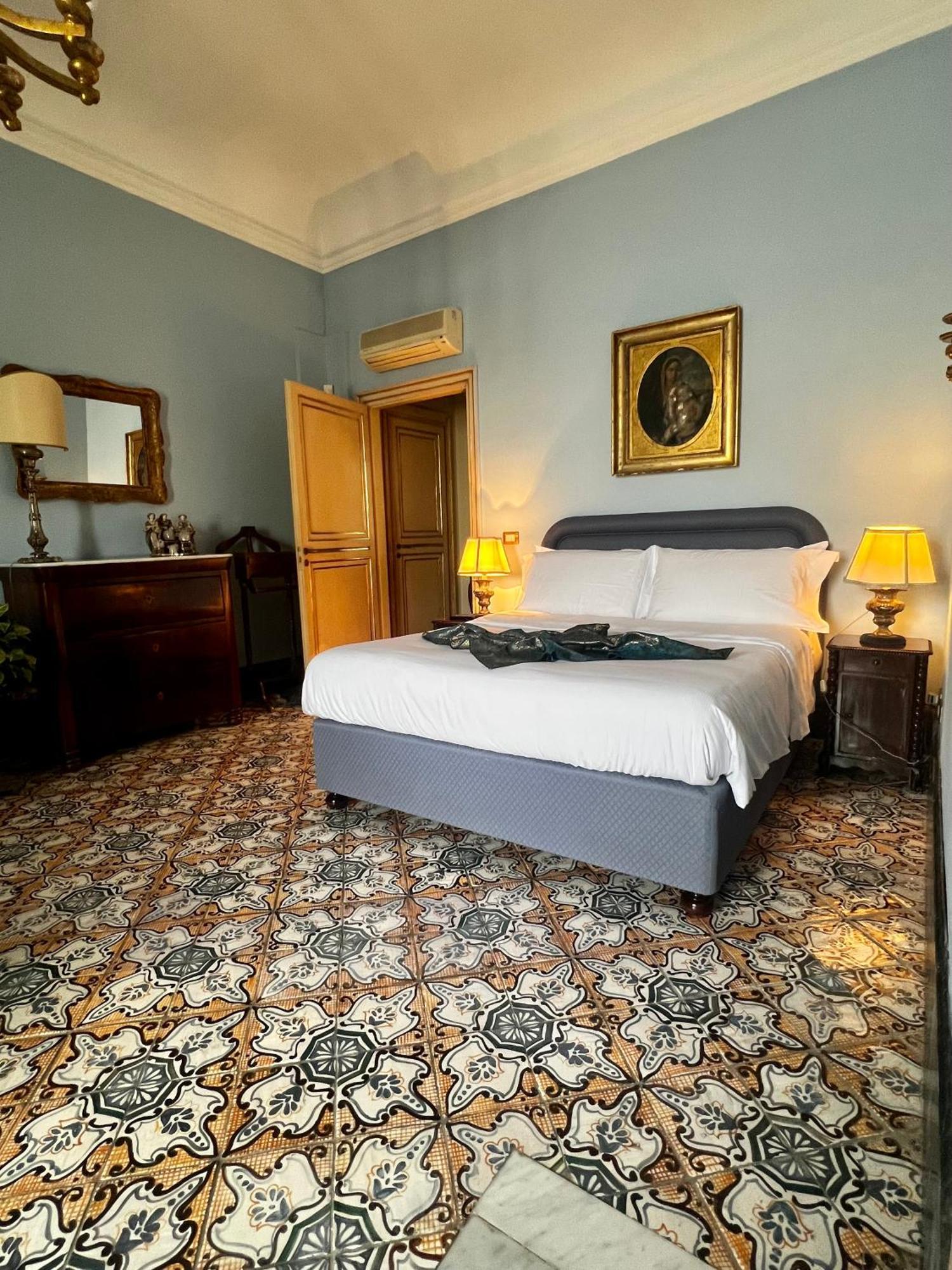 Donna Guia Suite Палермо Экстерьер фото